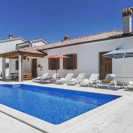 Villa Beautiful Ana With Pool In