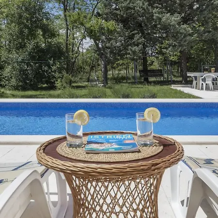 فيلة Beautiful Ana With Pool In